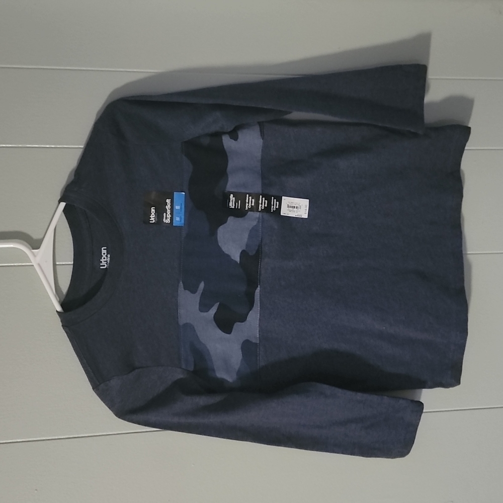 NWT Boys Urban Pipeline long sleeve‎ tee size small